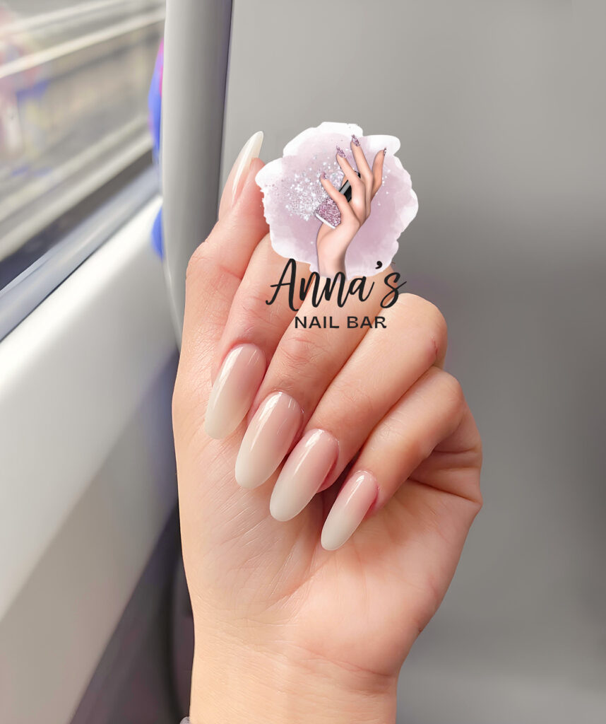Verzorgde babyboom nagels met subtiele overgang van roze naar wit, gezet bij Anna’s Nail Bar in Vlissingen